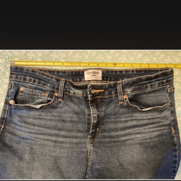 Denizen from Levi’s Mid Rise Boyfriend / Distressed Denim Jeans, Size: 18 - Picture 3 of 6